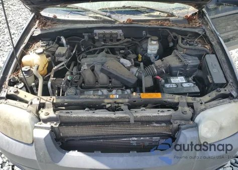 2006 Ford Escape Xlt z USA, uszkodzony, nr VIN 1FMCU93106KA12121